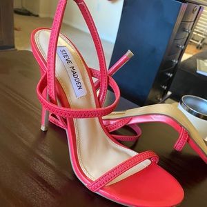 Steve Madden Gabriella Red pump 6.5 New
